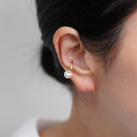keshi pearl earcuff WH×DA