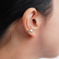 keshi pearl earcuff WH×DA