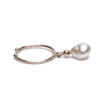 Keshi Pearl Earcuff swing