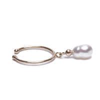 Keshi Pearl Earcuff swing