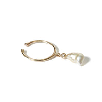 Keshi Pearl Earcuff swing / d×GD
