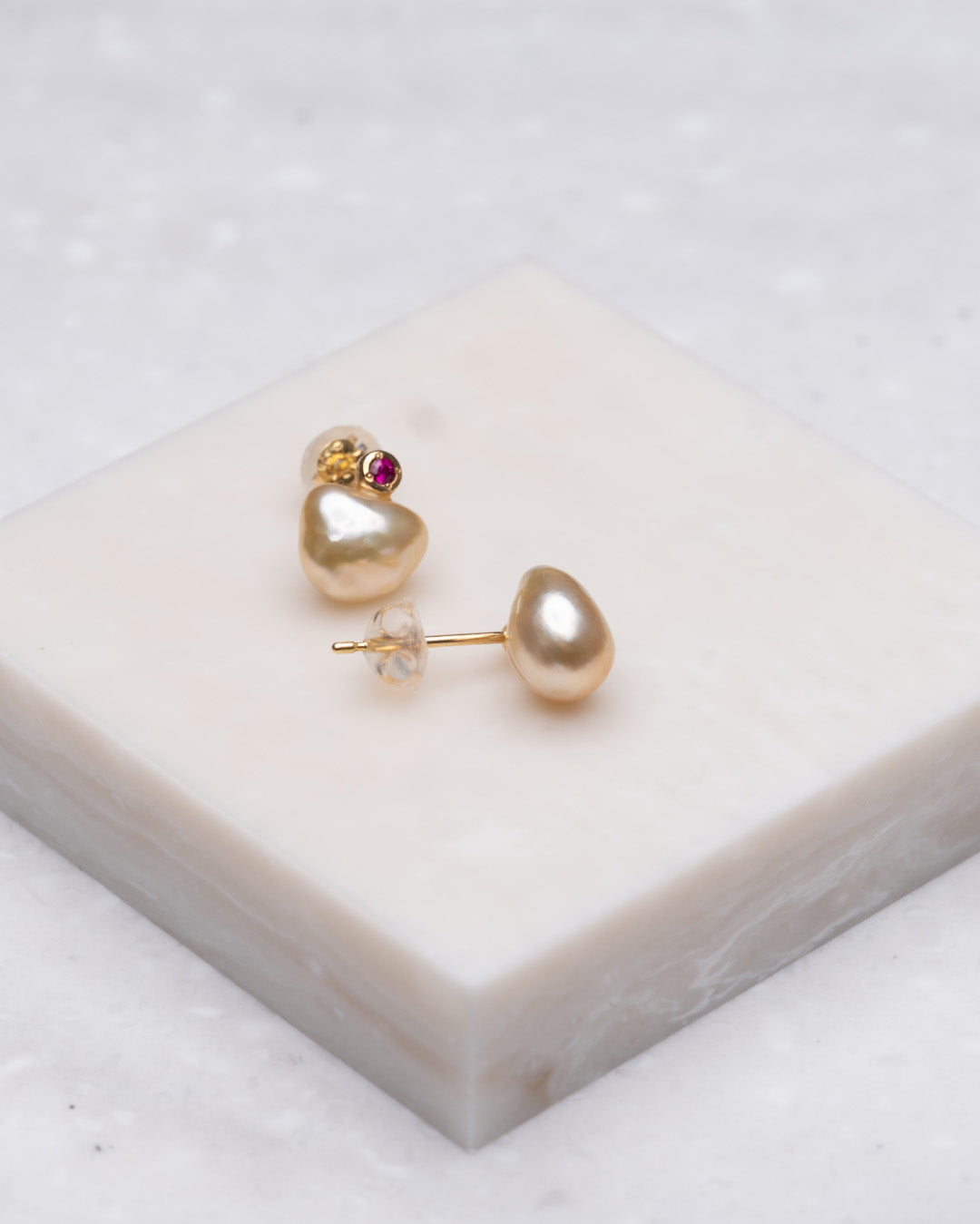keshi / baroque  pair pierce - MN-pke2r-2B -